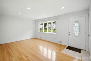 29 Windsor Dr, East Brunswick Township, NJ 08816 - Photo 4
