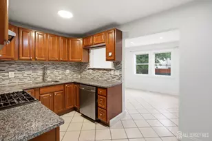 29 Windsor Dr, East Brunswick Township, NJ 08816 - Photo 8