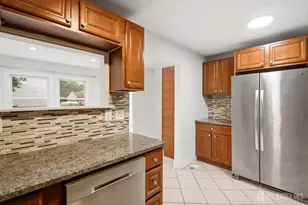 29 Windsor Dr, East Brunswick Township, NJ 08816 - Photo 8