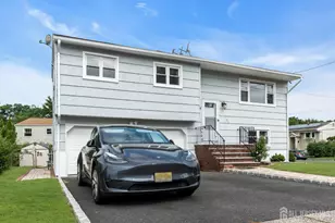 125 Jeff St, Edison, NJ 08837 - Photo 2