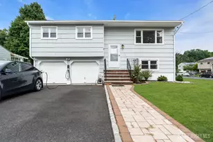 125 Jeff St, Edison, NJ 08837 - Photo 4