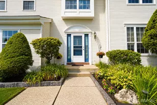 25 Edinburg Ln, East Brunswick Township, NJ 08816 - Photo 4