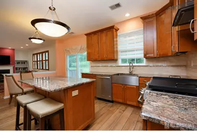 25 Edinburg Lane, East Brunswick Township, NJ 08816 - Photo 10
