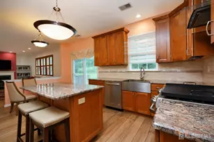 25 Edinburg Ln, East Brunswick Township, NJ 08816 - Photo 10