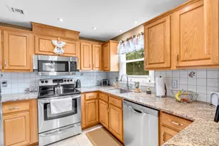 194 Madison Ln, Monroe Township, NJ 08831 - Photo 6