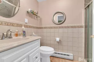 194 Madison Ln, Monroe Township, NJ 08831 - Photo 12