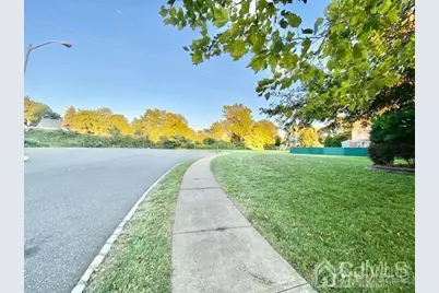 24 Skurka Court, Sayreville, NJ 08872 - Photo 4