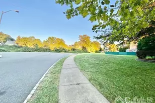 24 Skurka Ct, Sayreville, NJ 08872 - Photo 4