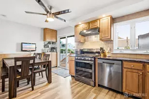 8 Oak St, Carteret, NJ 07008 - Photo 8
