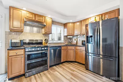 8 Oak Street, Carteret, NJ 07008 - Photo 6