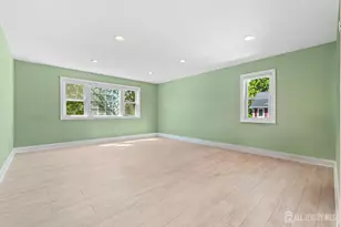8 Danny Ct, North Brunswick Township, NJ 08902 - Photo 32