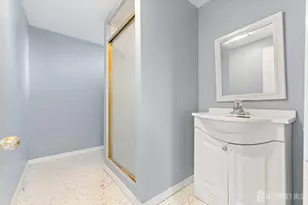 8 Danny Ct, North Brunswick Township, NJ 08902 - Photo 38