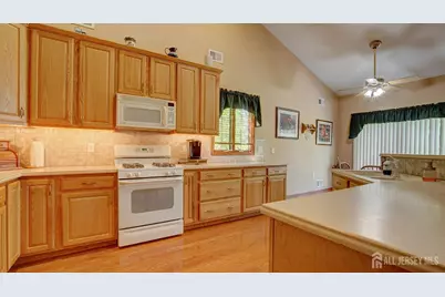 19 Republic Row, Franklin Township, NJ 08873 - Photo 14