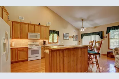 19 Republic Row, Franklin Township, NJ 08873 - Photo 12