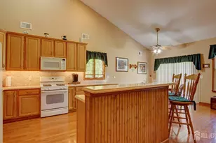 19 Republic Row, Franklin Township, NJ 08873 - Photo 12