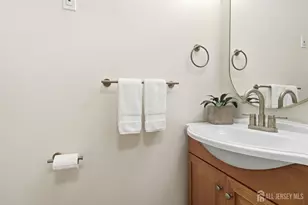 93 Gate House Ln, Edison, NJ 08820 - Photo 24