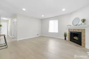 93 Gate House Ln, Edison, NJ 08820 - Photo 12