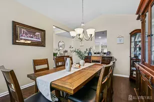 37 Vineyard Ct, Monroe Township, NJ 08831 - Photo 8
