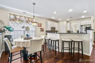 37 Vineyard Ct, Monroe Township, NJ 08831 - Photo 14