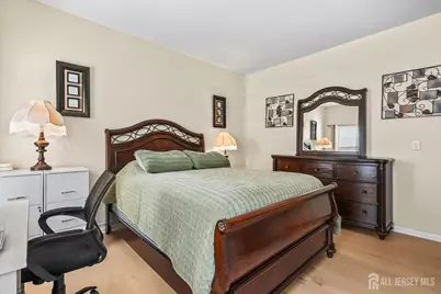 37 Vineyard Court, Monroe Township, NJ 08831 - Photo 18