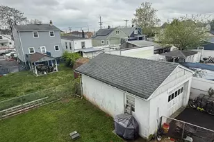 17 Spruce St, Carteret, NJ 07008 - Photo 8