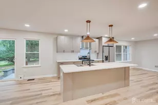 290 Fresh Ponds Rd, South Brunswick Township, NJ 08852 - Photo 10