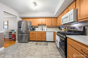 21 Knoll Ct, Old Bridge Township, NJ 07747 - Photo 6