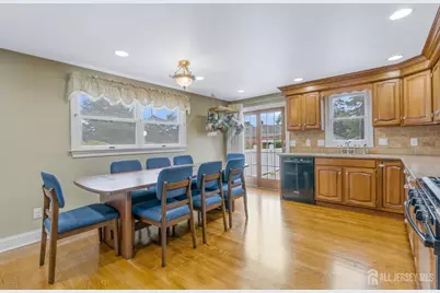 8 Hooker Street, Middlesex, NJ 08846 - Photo 6