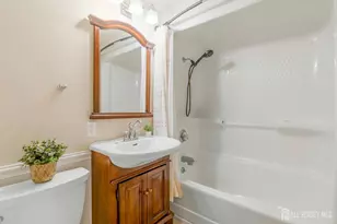 8 Hooker St, Middlesex, NJ 08846 - Photo 4
