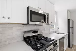 421 1st St, Middlesex, NJ 08846 - Photo 10