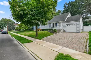16 Venus Rd, South Amboy, NJ 08879 - Photo 2