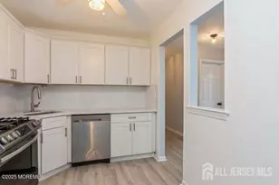 1101 Stoneridge Cir, Helmetta, NJ 08828 - Photo 4