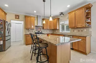 6 Willow Dr, Edison, NJ 08820 - Photo 16