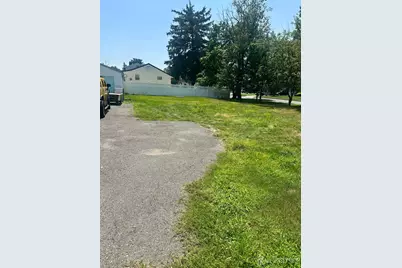 109 Tompkins Avenue, South Plainfield, NJ 07080 - Photo 4