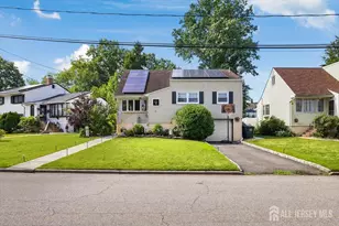 42 Mildred Ln, Fords, NJ 08863 - Photo 2