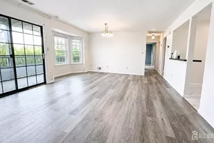 903 Woodhaven Dr, Edison, NJ 08817 - Photo 4