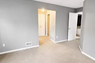 903 Woodhaven Dr, Edison, NJ 08817 - Photo 8