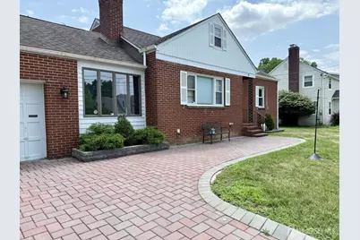 19 South Drive, East Brunswick Township, NJ 08816 - Photo 4