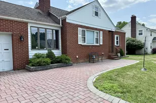 19 South Dr, East Brunswick Township, NJ 08816 - Photo 4