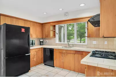 [Address not provided], Piscataway Township, NJ 08854 - Photo 4