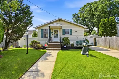 16 Avenue B, Helmetta, NJ 08828 - Photo 2