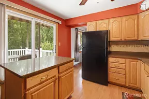 39 McFadden Dr, Monroe Township, NJ 08831 - Photo 4