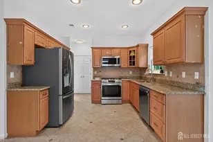 12 Chesapeake Rd, South Brunswick Township, NJ 08852 - Photo 2