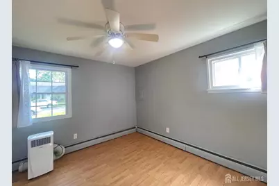 19 W Francis Street, Woodbridge Township, NJ 08830 - Photo 16