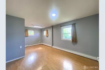 19 W Francis Street, Woodbridge Township, NJ 08830 - Photo 10