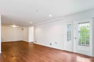 106 Chariot Ct, Piscataway Township, NJ 08854 - Photo 4