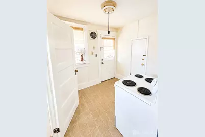 243 Monmouth Street, Hightstown, NJ 08520 - Photo 4