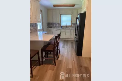204 Marlin Drive, Fords, NJ 08863 - Photo 2
