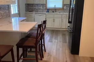 204 Marlin Dr, Fords, NJ 08863 - Photo 2
