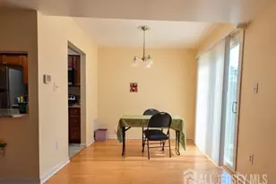 34 Almond Dr, Somerset County, NJ 08873 - Photo 4